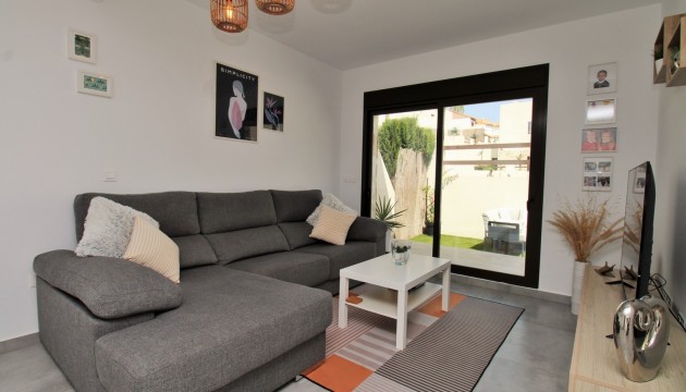 Resale - Villen
 - Villamartin - Villamartín