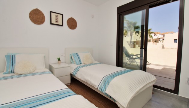 Resale - Villen
 - Villamartin - Villamartín