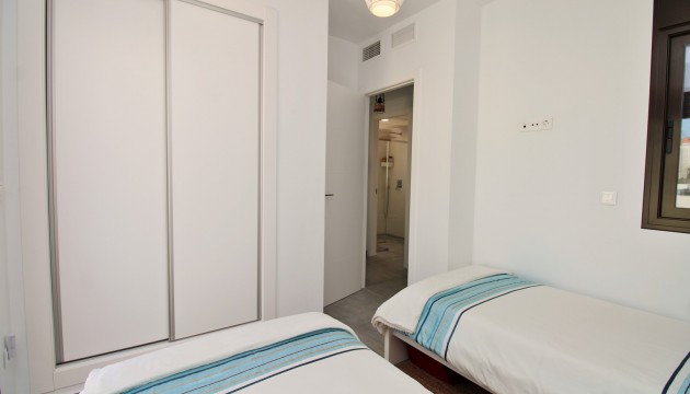 Resale - Villen
 - Villamartin - Villamartín