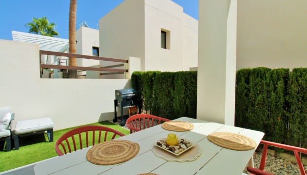 Resale - Villen
 - Villamartin - Villamartín