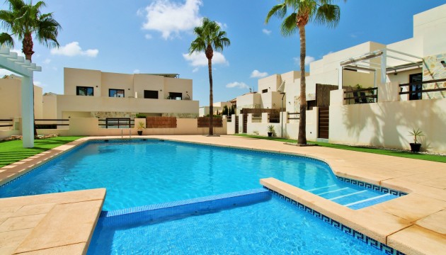 Resale - Villen
 - Villamartin - Villamartín