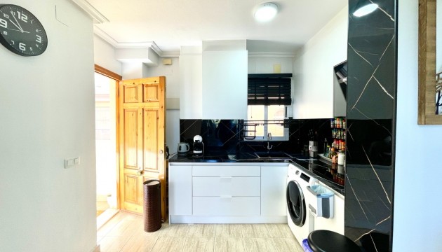 Sale - Apartment - La Siesta