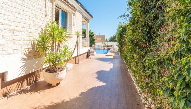 Sale - Villas - Torrevieja - Torre la mata