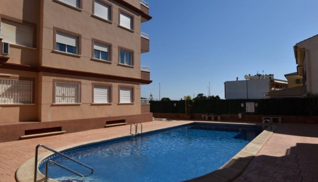 Resale - Wohnung - Algorfa