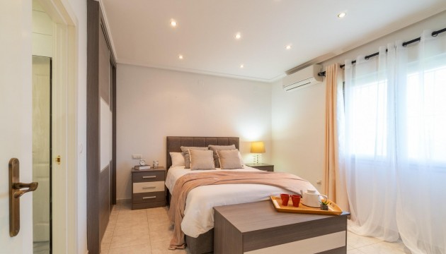 Resale - Villen
 - Orihuela - Playa Flamenca