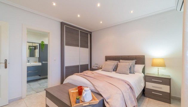 Resale - Villen
 - Orihuela - Playa Flamenca