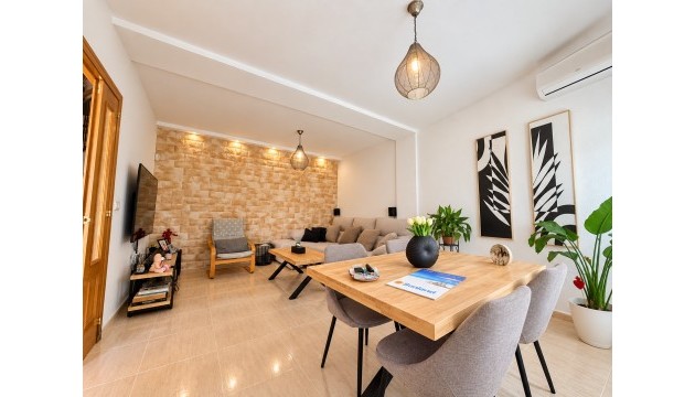 Revente - Townhouse - Daya Nueva