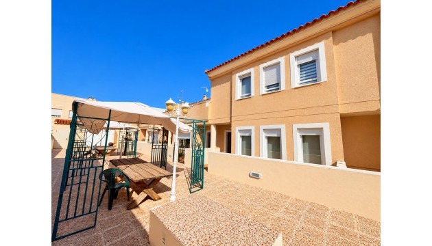 Revente - Townhouse - Daya Nueva
