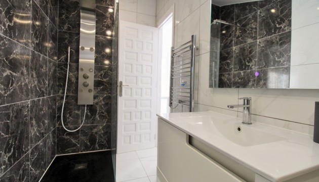 Sale - Townhouse - Villamartin - Villamartín