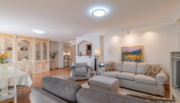 Sale - Apartment - Torrevieja - Centro