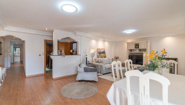 Sale - Apartment - Torrevieja - Centro