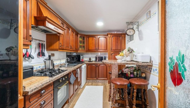 Sale - Apartment - Torrevieja - Centro