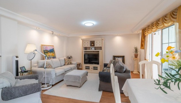 Sale - Apartment - Torrevieja - Centro