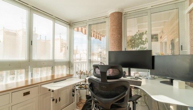 Sale - Apartment - Torrevieja - Centro