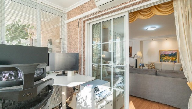 Sale - Apartment - Torrevieja - Centro