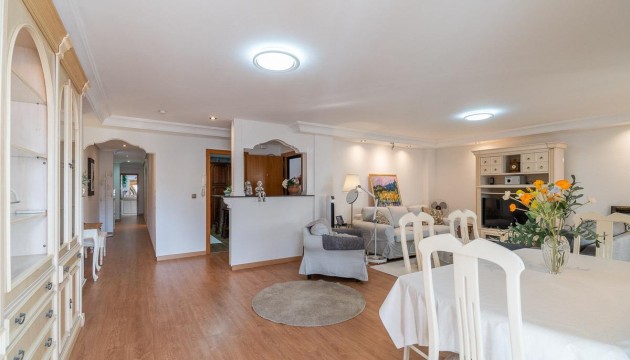 Sale - Apartment - Torrevieja - Centro