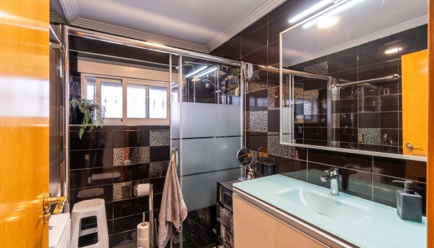 Sale - Apartment - Torrevieja - Centro