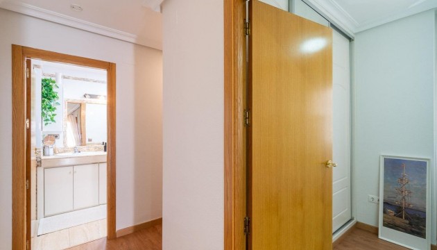 Sale - Apartment - Torrevieja - Centro