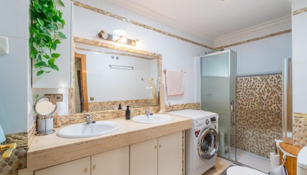 Sale - Apartment - Torrevieja - Centro