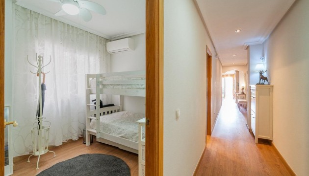 Sale - Apartment - Torrevieja - Centro