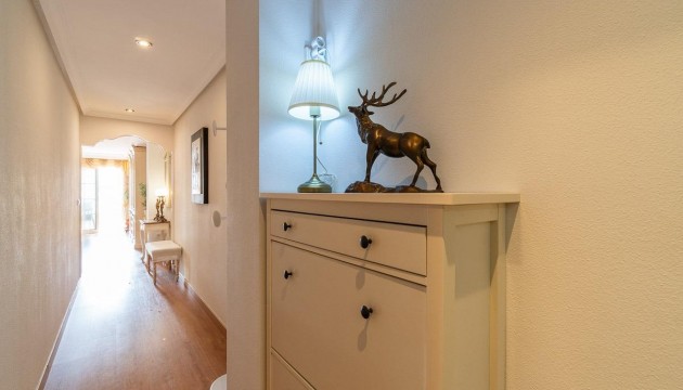 Sale - Apartment - Torrevieja - Centro
