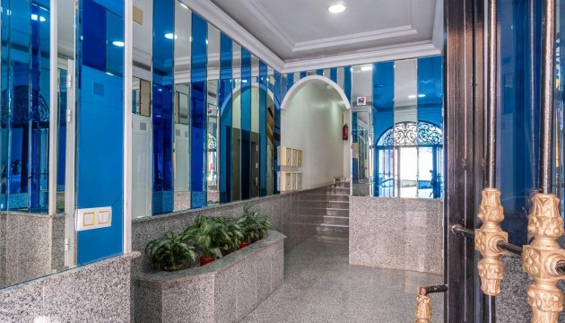 Sale - Apartment - Torrevieja - Centro