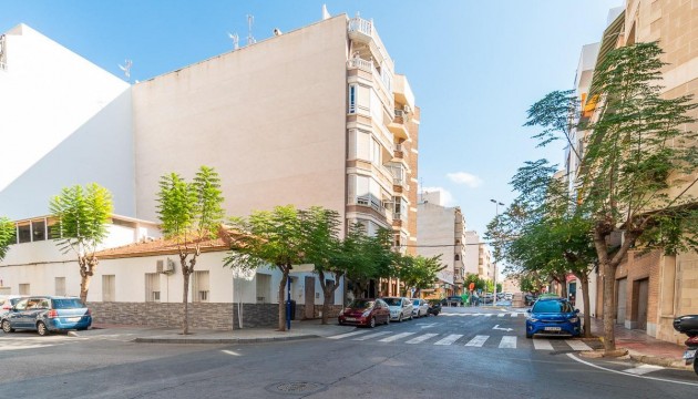 Sale - Apartment - Torrevieja - Centro