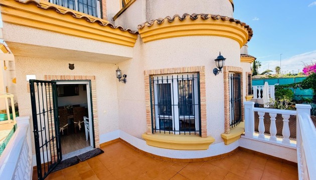 Sale - Villas - Los Montesinos - La Herrada