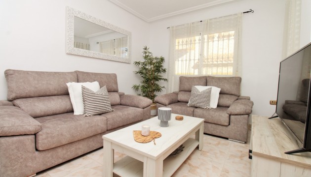 Resale - Townhouse - Villamartin - Villamartín